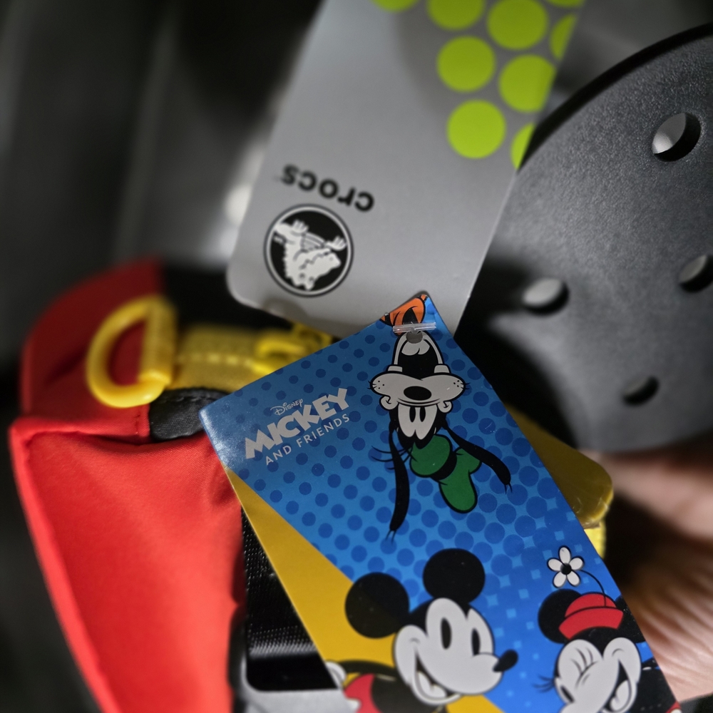 Disney X Crocs Mickey  Belt Bag in Red and Black NWT - Picture 15 of 16